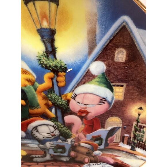 Danbury Mint Sounds of Christmas Jim Davis Garfields Christmas Decorative Plate - Picture 3 of 9